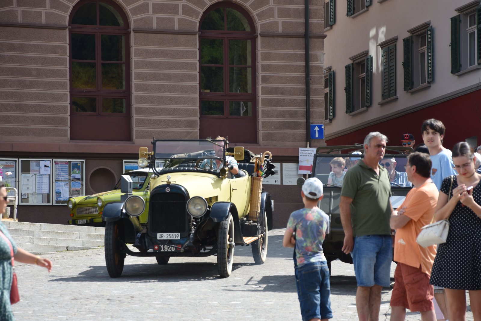 Auto GR100 Ausstellung in Ilanz