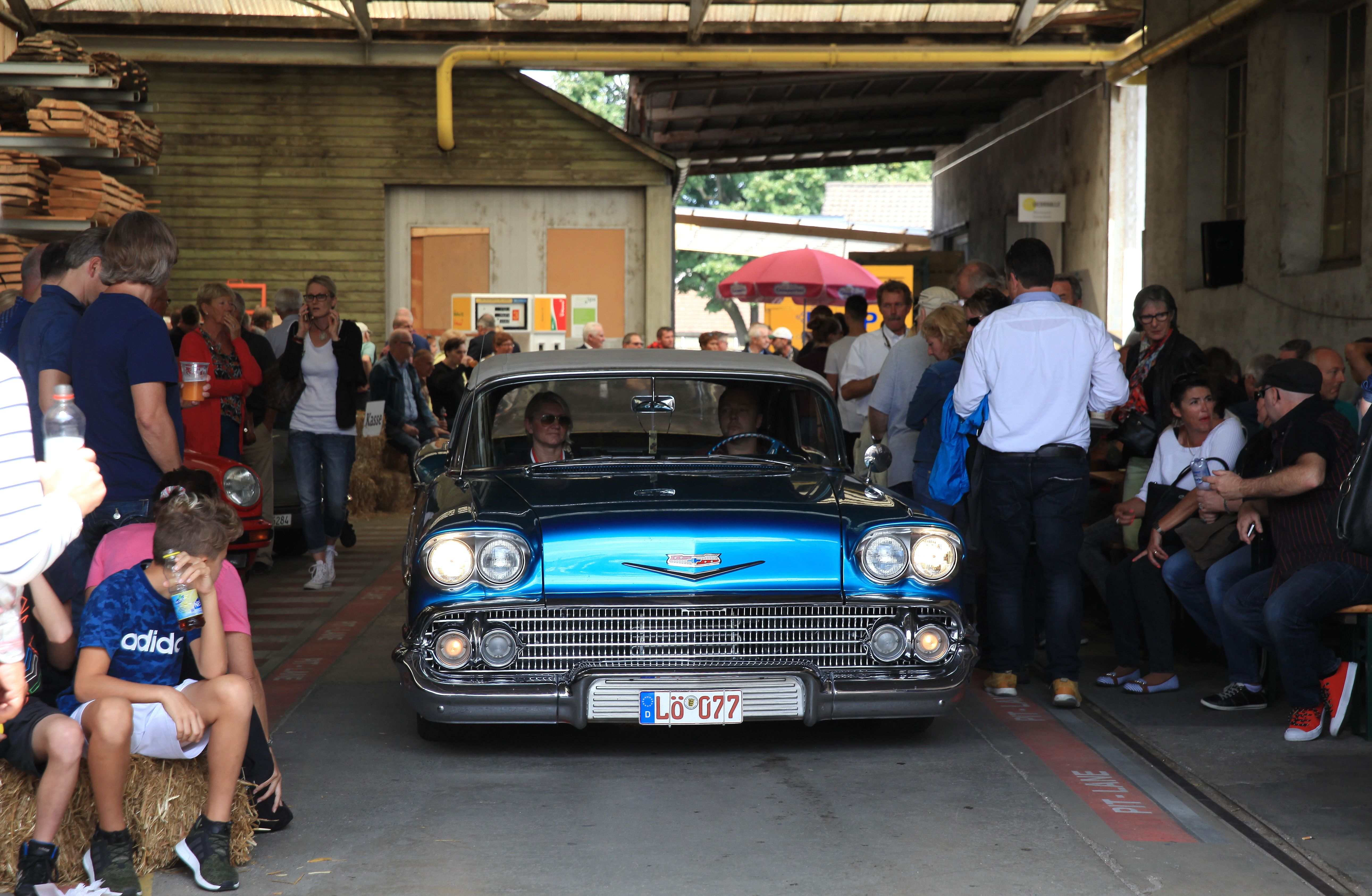 Oldtimer im Walzwerk Münchenstein 2017