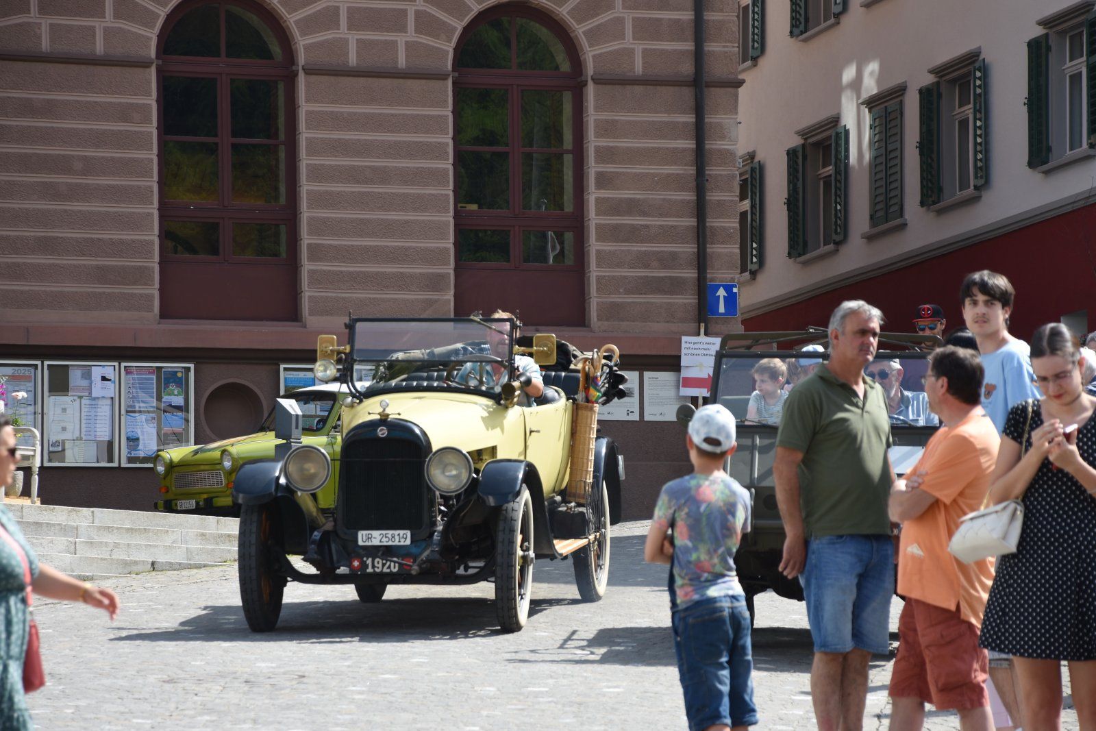 Auto GR100 Ausstellung in Ilanz